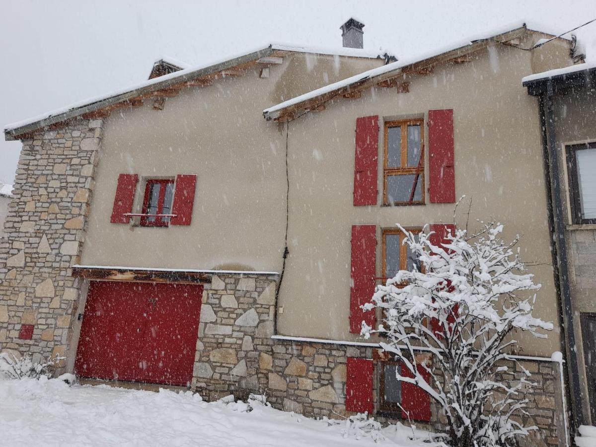 Maison De Montagne Dans Charmant Village Du Capcir Fontrabiouse Exterior foto